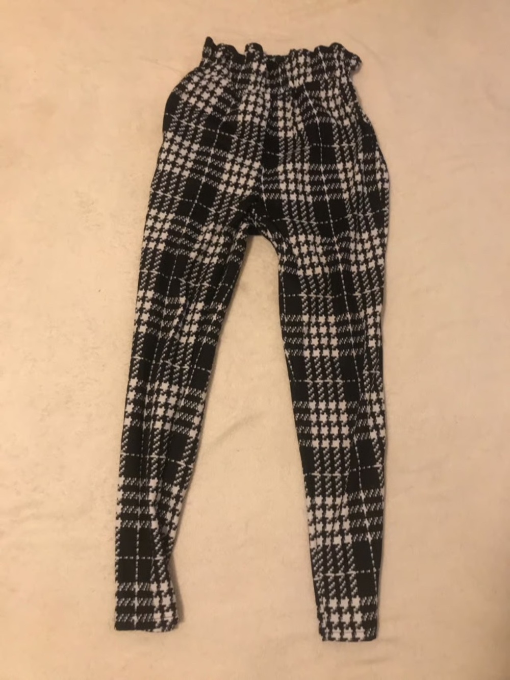 Houndstooth paper bag waist pants Worn once, in great condition. Elastic waist